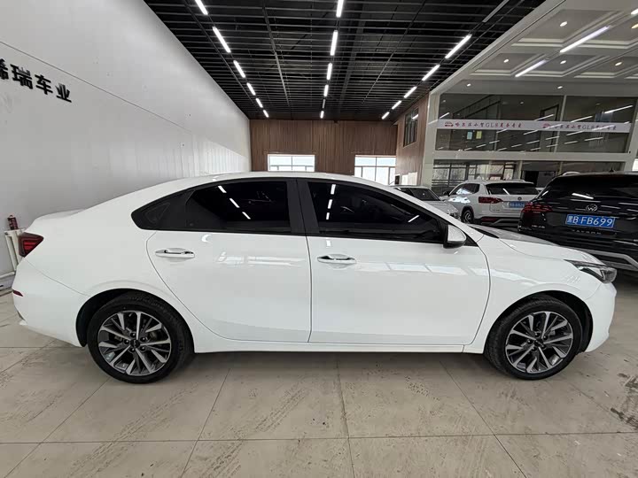 Kia K3 2021 2021款 改款 1.5L CVT时尚版