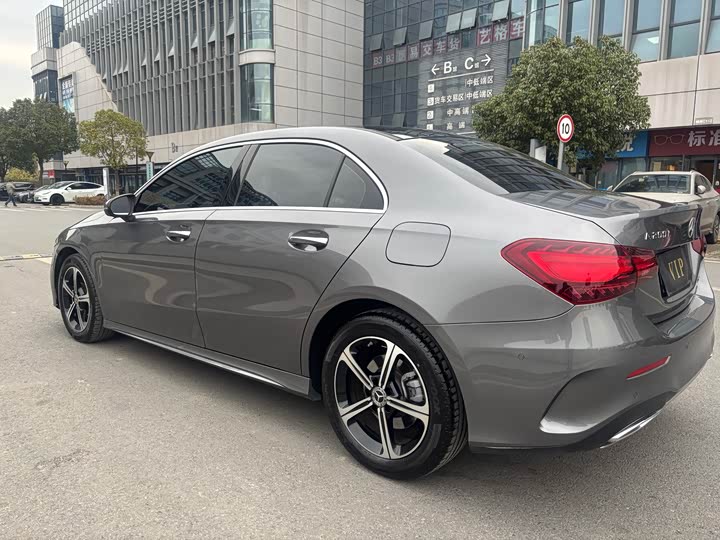 Mercedes-Benz A-Class 2025 2025款 改款 A 200 L 时尚型
