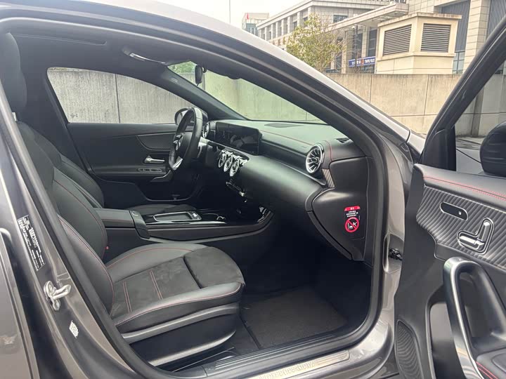 Mercedes-Benz A-Class 2025 2025款 改款 A 200 L 时尚型