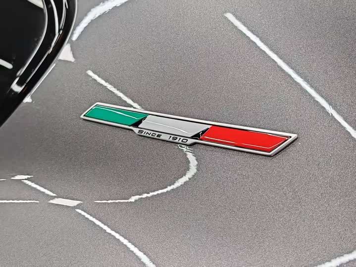 Alfa Romeo Giulia 2020 2020款 2.0T 280HP 豪华运动版