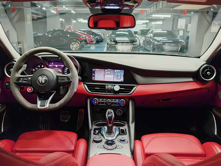 Alfa Romeo Giulia 2020 2020款 2.0T 280HP 豪华运动版