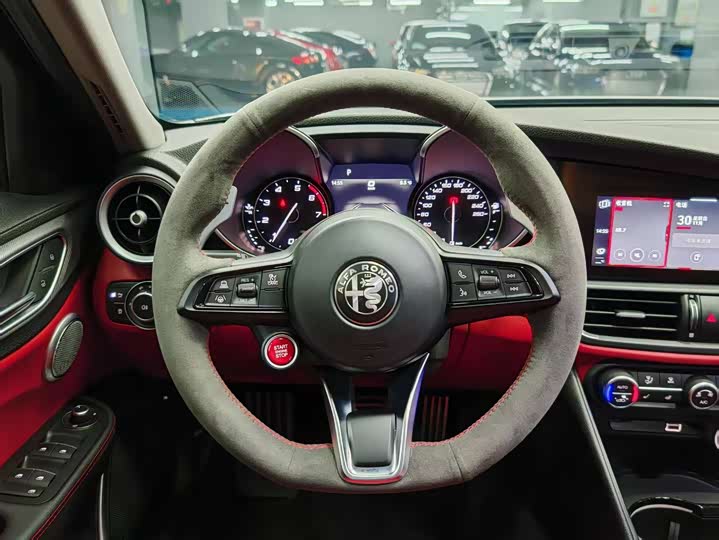 Alfa Romeo Giulia 2020 2020款 2.0T 280HP 豪华运动版