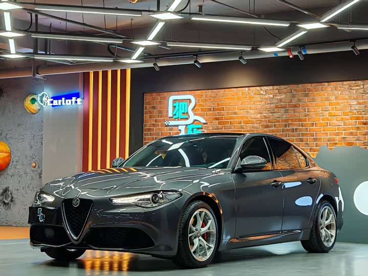 Alfa Romeo Giulia 2020 2020款 2.0T 280HP 豪华运动版