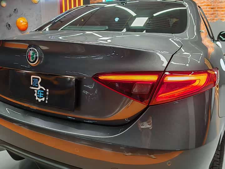 Alfa Romeo Giulia 2020 2020款 2.0T 280HP 豪华运动版