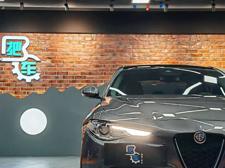 Alfa Romeo Giulia 2020 2020款 2.0T 280HP 豪华运动版
