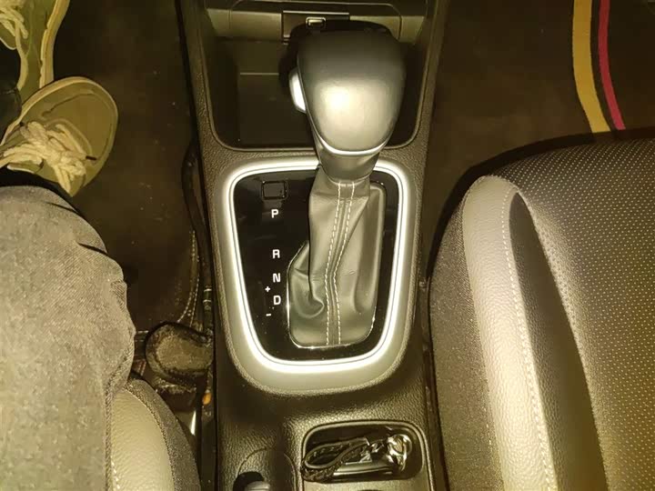 Kia KX1 2021 2021款 1.4L 自动趣享运动款