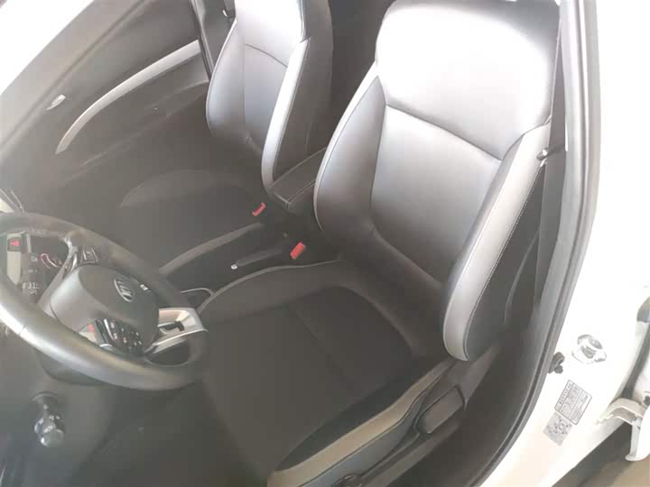 Kia KX1 2021 2021款 1.4L 自动趣享运动款