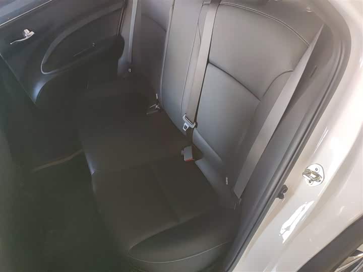 Kia KX1 2021 2021款 1.4L 自动趣享运动款