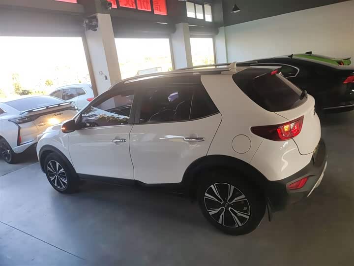 Kia KX1 2021 2021款 1.4L 自动趣享运动款