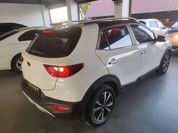Kia KX1 2021 2021款 1.4L 自动趣享运动款
