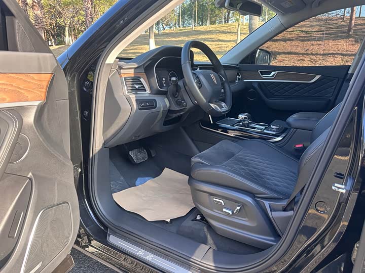 Hongqi HS7 2022 2022款 2.0T DCT两驱智联旗享版 五座