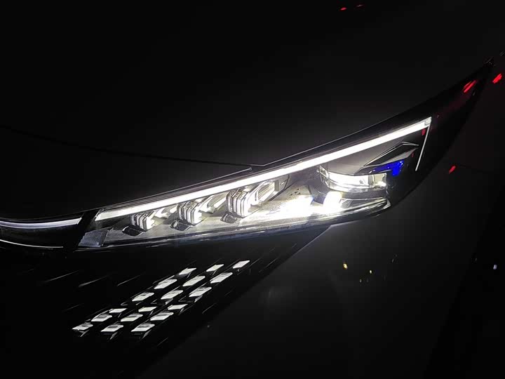 Roewe RX5 Hybrid 2023 2023款 eRX5 超混优越版