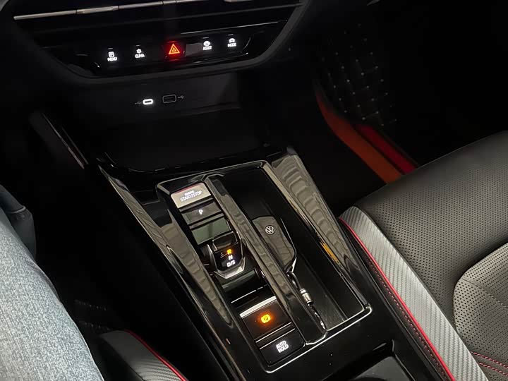 Volkswagen Lamando L 2025 2025款 凌渡L 280TSI DSG炫辣版