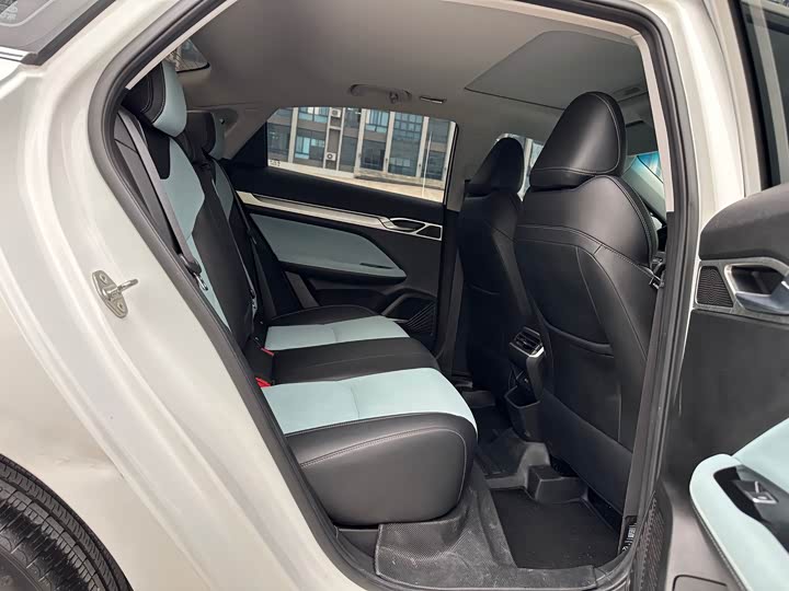 Geely Emgrand L 2022 2022款 1.4T CVT至尊型