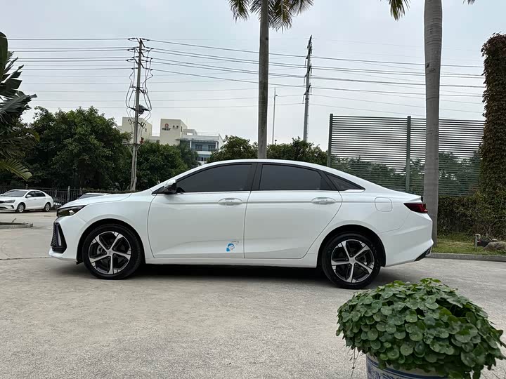 Geely Emgrand L 2022 2022款 1.4T CVT至尊型