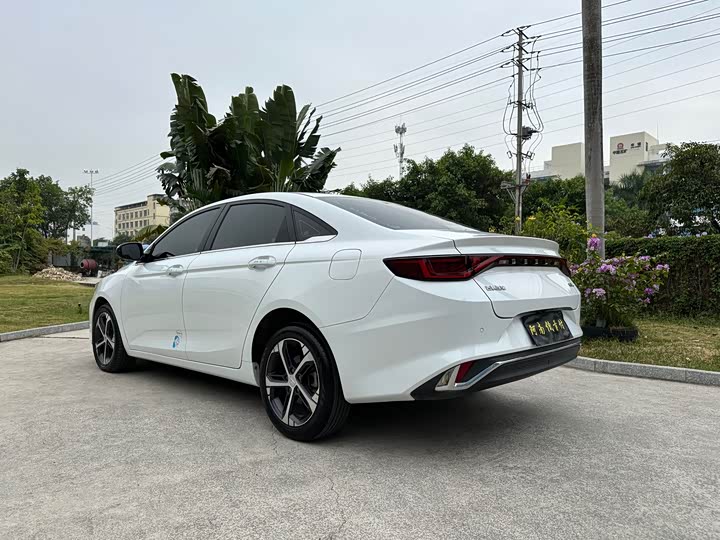 Geely Emgrand L 2022 2022款 1.4T CVT至尊型