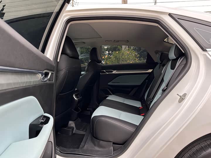 Geely Emgrand L 2022 2022款 1.4T CVT至尊型