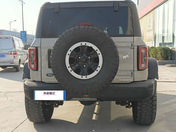 Ford Bronco 2024 2024款 2.3T 长滩大脚越野版