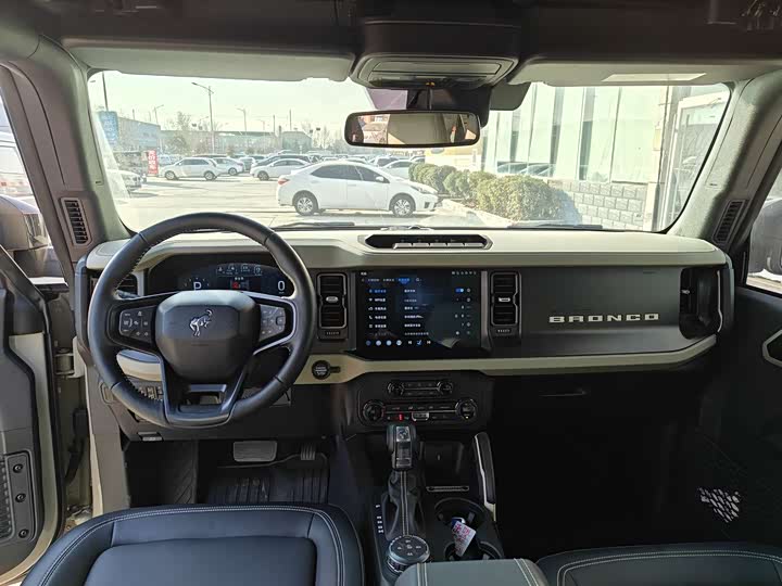 Ford Bronco 2024 2024款 2.3T 长滩大脚越野版