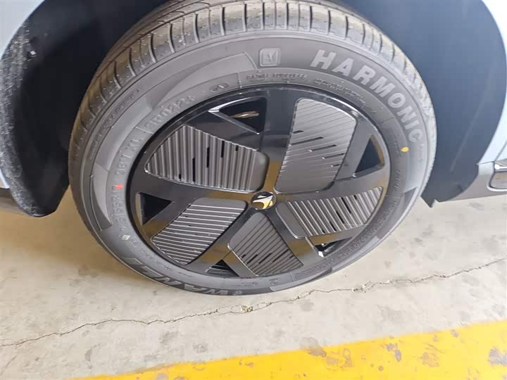 BAIC Arcfox T1 2025 2025款 425 PRO