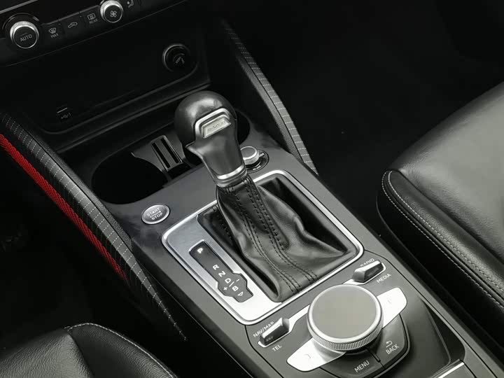 Audi Q2L e-tron 2019 2019款 Q2L e-tron 纯电智享型