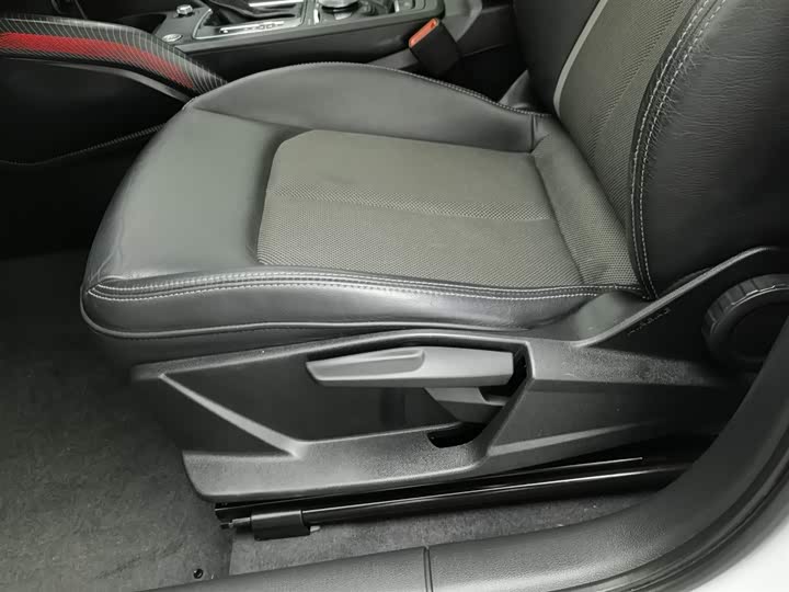 Audi Q2L e-tron 2019 2019款 Q2L e-tron 纯电智享型