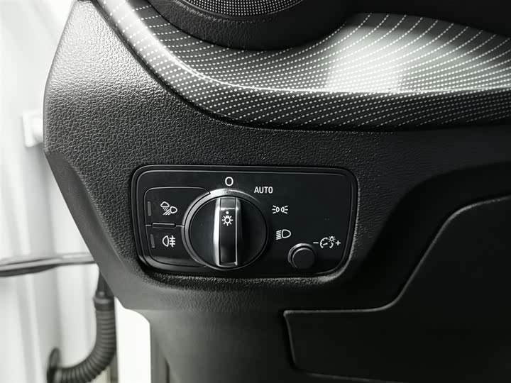 Audi Q2L e-tron 2019 2019款 Q2L e-tron 纯电智享型