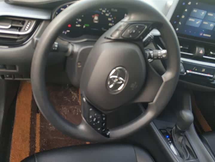 Toyota Izoa 2021 2021款 双擎 2.0L 奕炫版