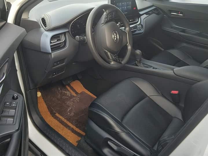 Toyota Izoa 2021 2021款 双擎 2.0L 奕炫版