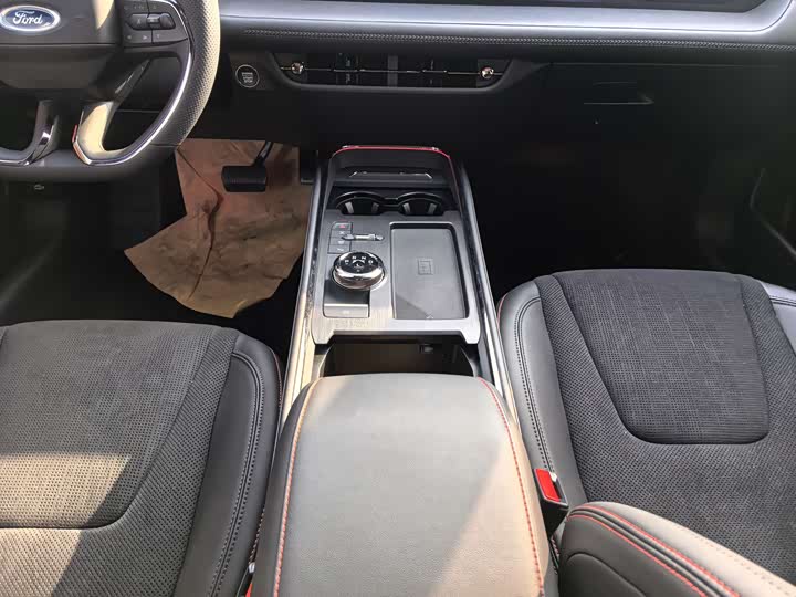 Ford Mondeo 2025 2025款 2.0T EcoBoost E 混动 运动版 ST-Line