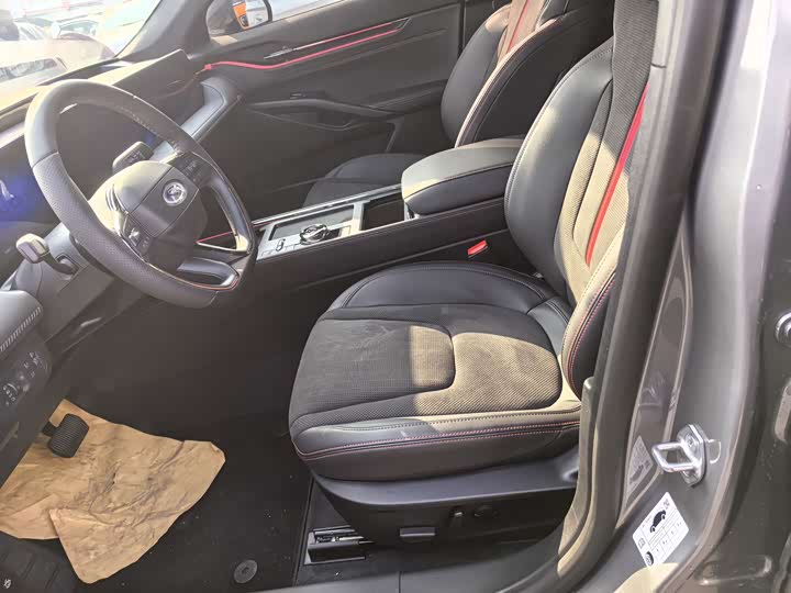 Ford Mondeo 2025 2025款 2.0T EcoBoost E 混动 运动版 ST-Line