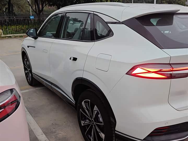 Roewe RX5 Hybrid 2023 2023款 eRX5 超混优越版