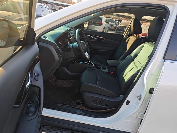 Nissan X-Trail 2023 2023款 经典 2.0L 两驱智联臻享版