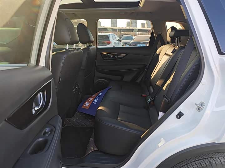 Nissan X-Trail 2023 2023款 经典 2.0L 两驱智联臻享版