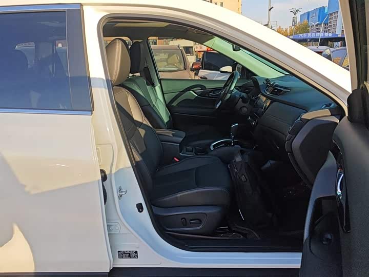 Nissan X-Trail 2023 2023款 经典 2.0L 两驱智联臻享版