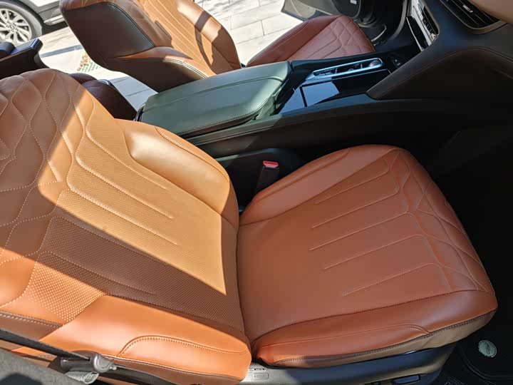 Buick Enclave 2022 2022款 652T 四驱尊享旗舰型 6座