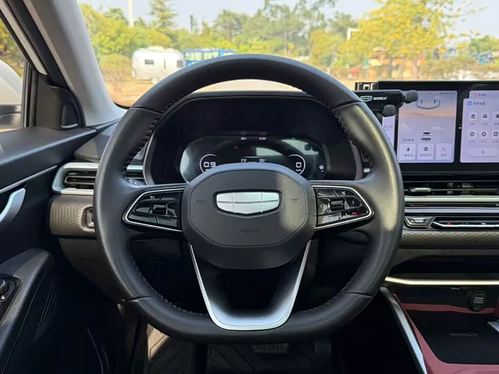 Geely Emgrand 2025 2025款 第4代 1.5L CVT尊贵型