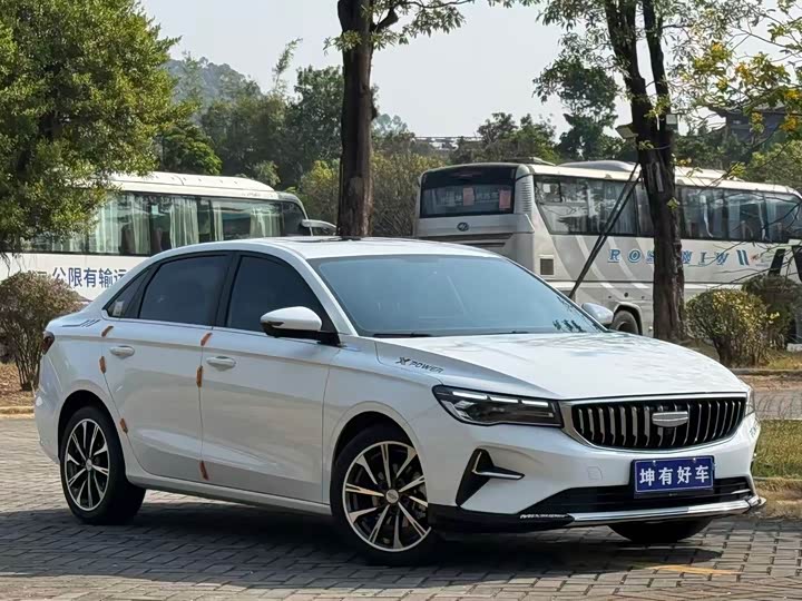 Geely Emgrand 2025 2025款 第4代 1.5L CVT尊贵型