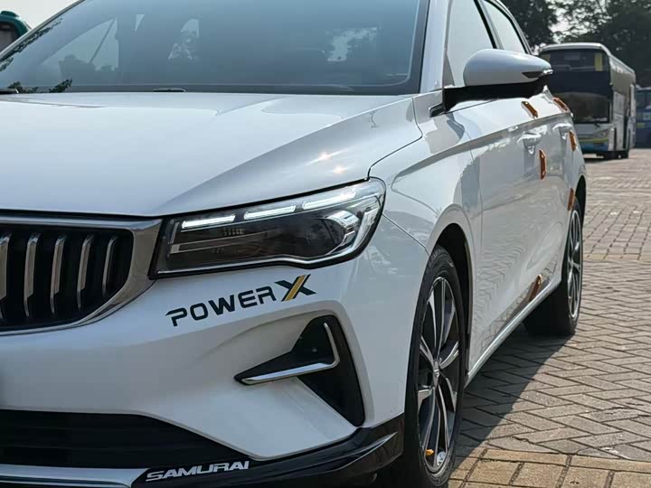 Geely Emgrand 2025 2025款 第4代 1.5L CVT尊贵型