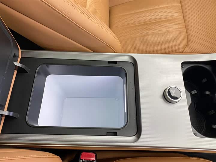 BYD Han L 2025 2025款 DM-p 四驱激光雷达旗舰型