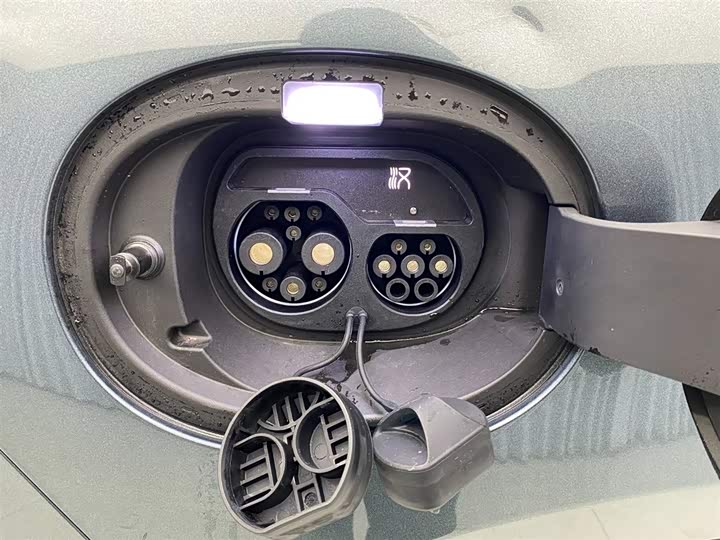 BYD Han L 2025 2025款 DM-p 四驱激光雷达旗舰型