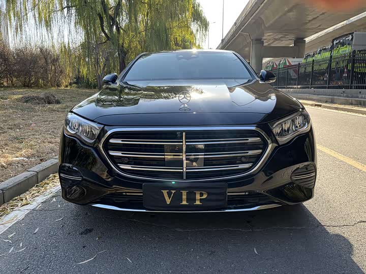 Mercedes-Benz E-Class Hybrid 2024 2024款 E 350 e L 插电式混合动力轿车