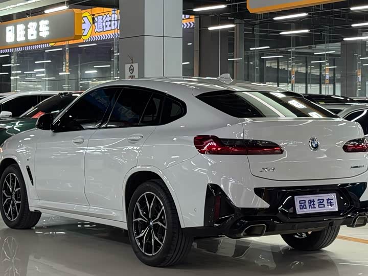 2022 BMW X4