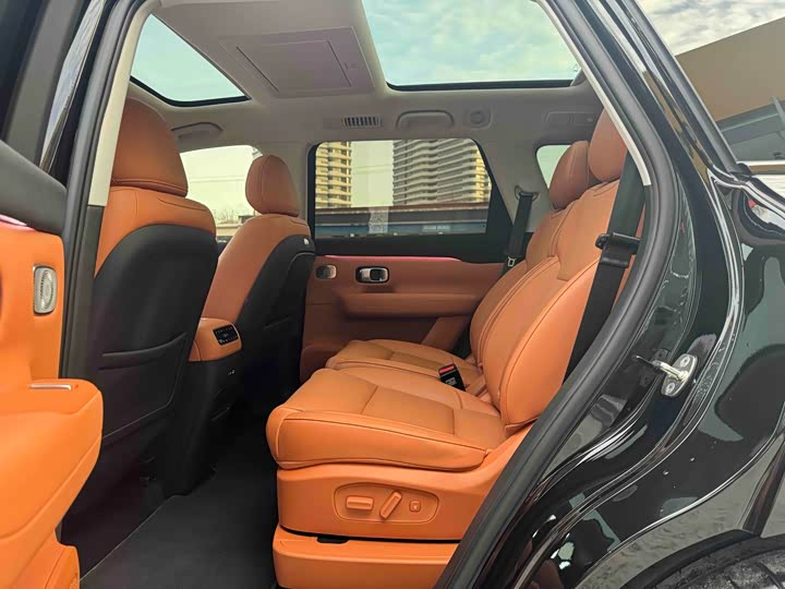 Leapmotor C16 2026 2026款 增程 280激光雷达智尊版 6座