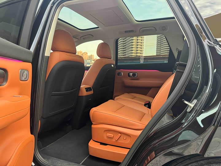 Leapmotor C16 2026 2026款 增程 280激光雷达智尊版 6座