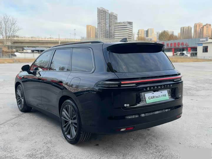 Leapmotor C16 2026 2026款 增程 280激光雷达智尊版 6座