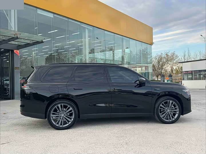 Leapmotor C16 2026 2026款 增程 280激光雷达智尊版 6座