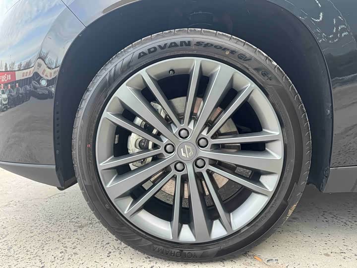 Leapmotor C16 2026 2026款 增程 280激光雷达智尊版 6座