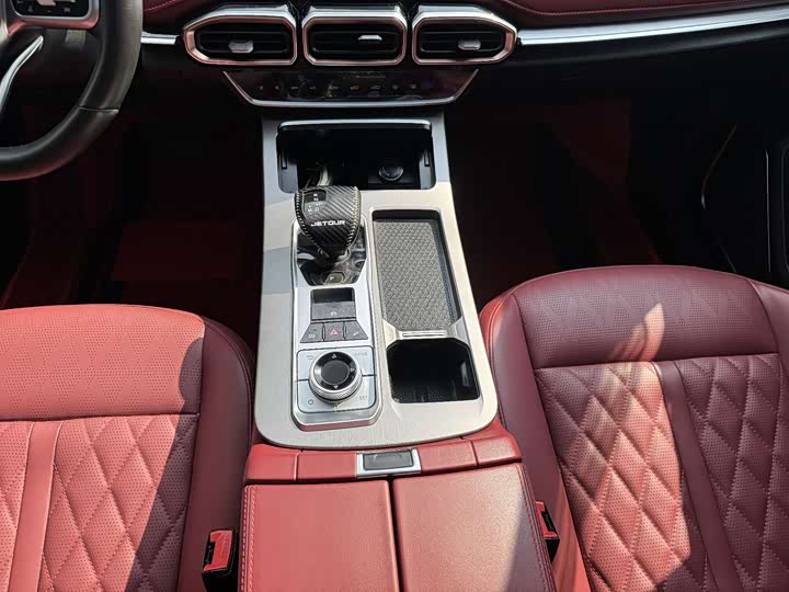 Jetour X70 Plus 2024 2024款 冠军版 1.5T DCT冠军MAX+ 7座