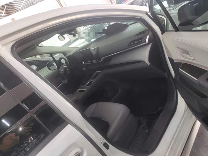 Toyota Granvia 2024 2024款 2.5L混动 舒适版